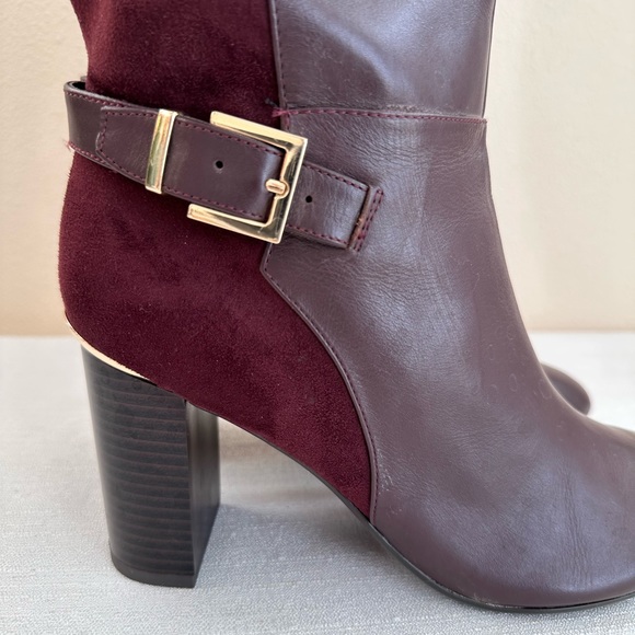 Bandolino Bilya Wine Suede/Leather Gold Buckle Knee High Boots Women’s 8.5M - Picture 8 of 14